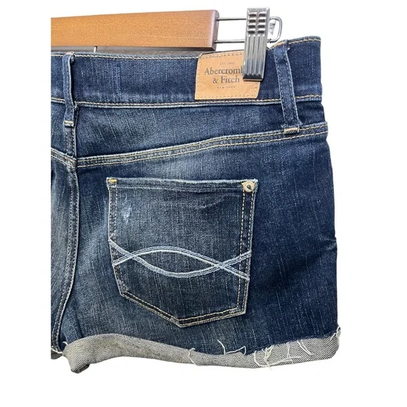 ABERCROMBIE & FITCH DARK BLUE WASH LOW RISE CUFFED DENIM SHORTS SIZE 28 - Picture 11 of 16
